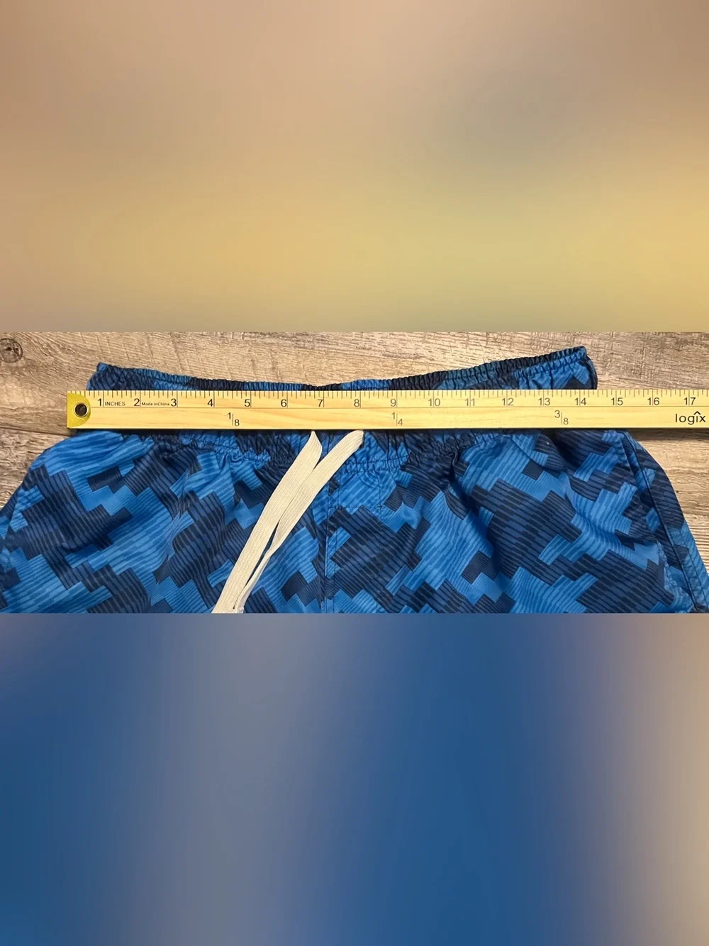 Evolve Kids Boys Swim Trunks ~ Size L (28 Waist )